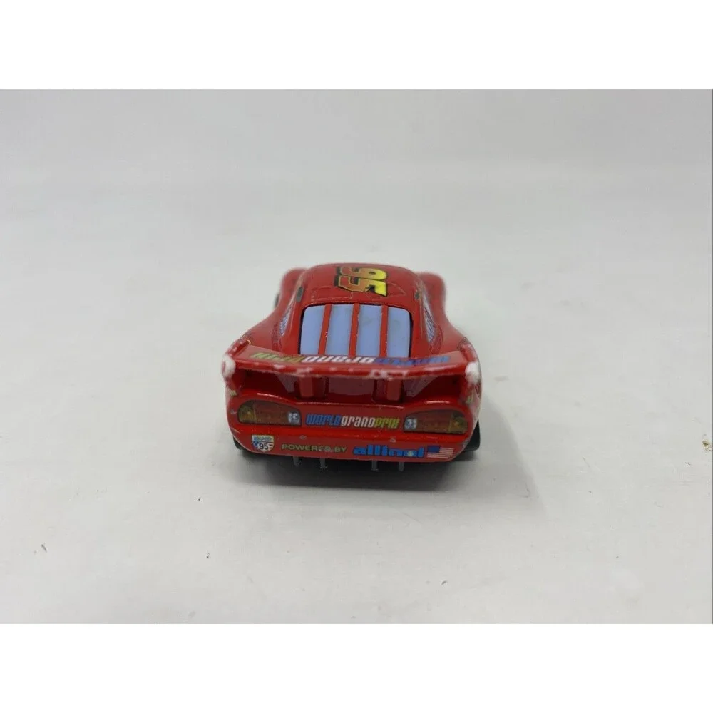 Mattel Lightning McQueen Lights & Sounds Diecast Car Disney Pixar Cars 2